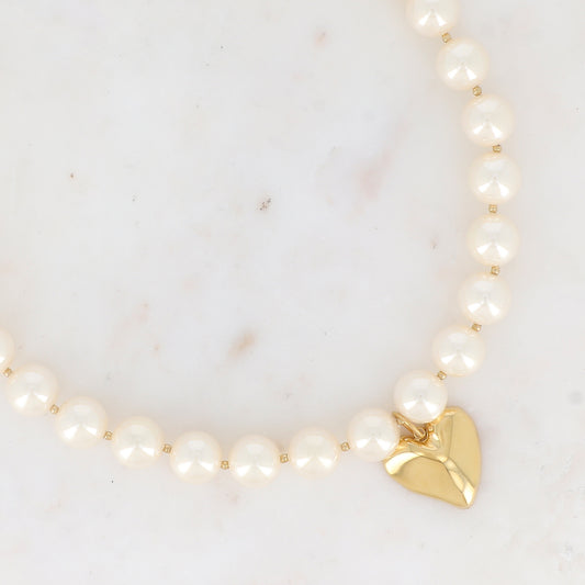 Collier avec perles en résine effet nacré et cœur lisse (40+3CM)