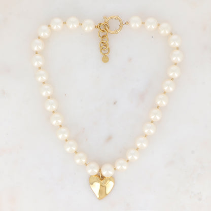 Collier avec perles en résine effet nacré et cœur lisse (40+3CM)