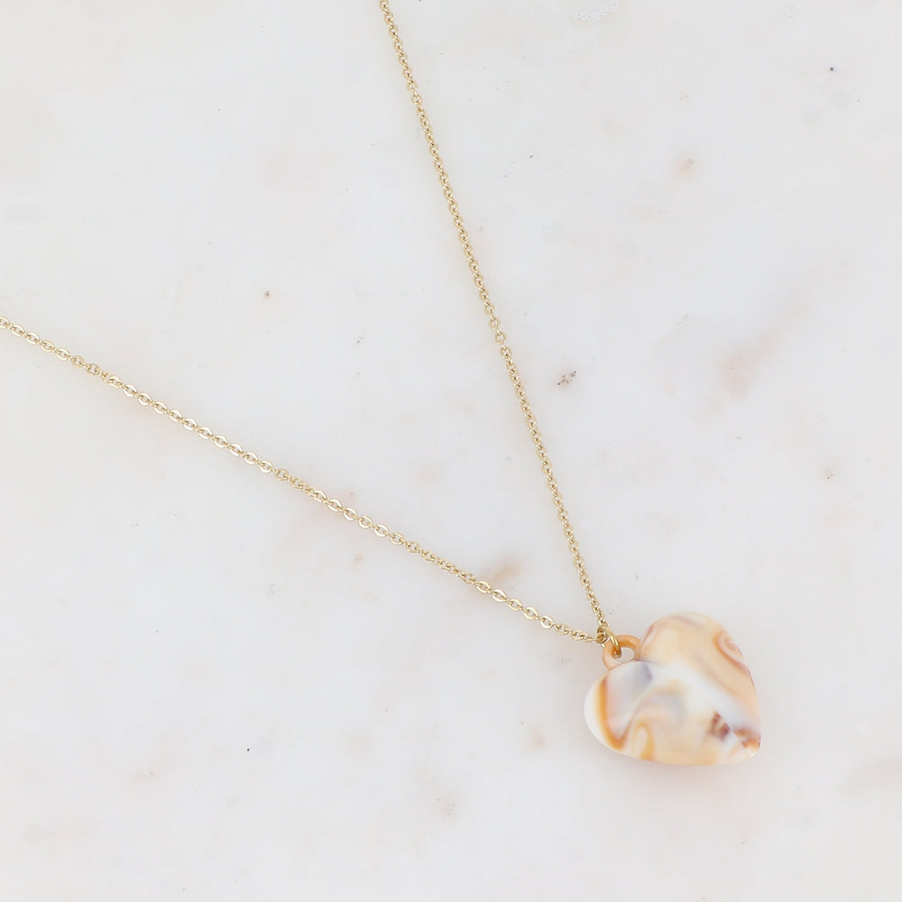Collier avec pendentif forme cœur bombé en résine (55+5CM)