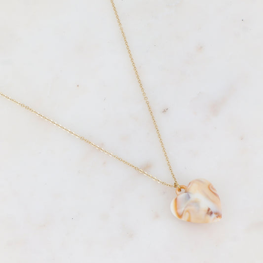 Collier avec pendentif forme cœur bombé en résine (55+5CM)