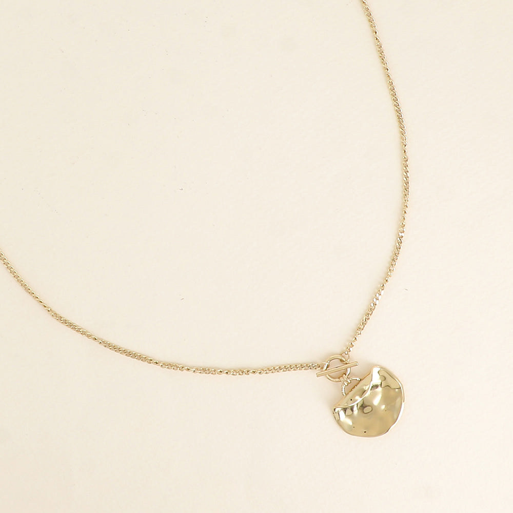 Collier - pendentif anneau et barre avec un empiècement recourbé 50+7 cm