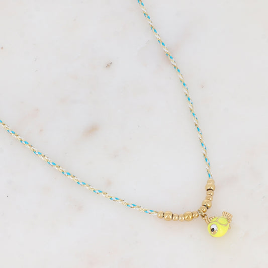Collier sur cordon coloré avec pampille forme poisson émaillé