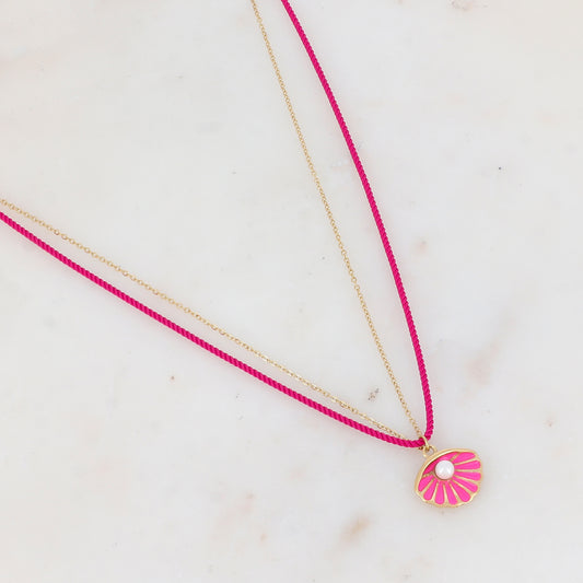 Collier 2 rangs chaine et cordon coloré avec coquillage émaillé et perle en résine