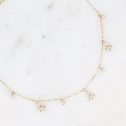 Collier - petites breloques en motif feuillage en oxydes de zirconium blanc 37+7 cm