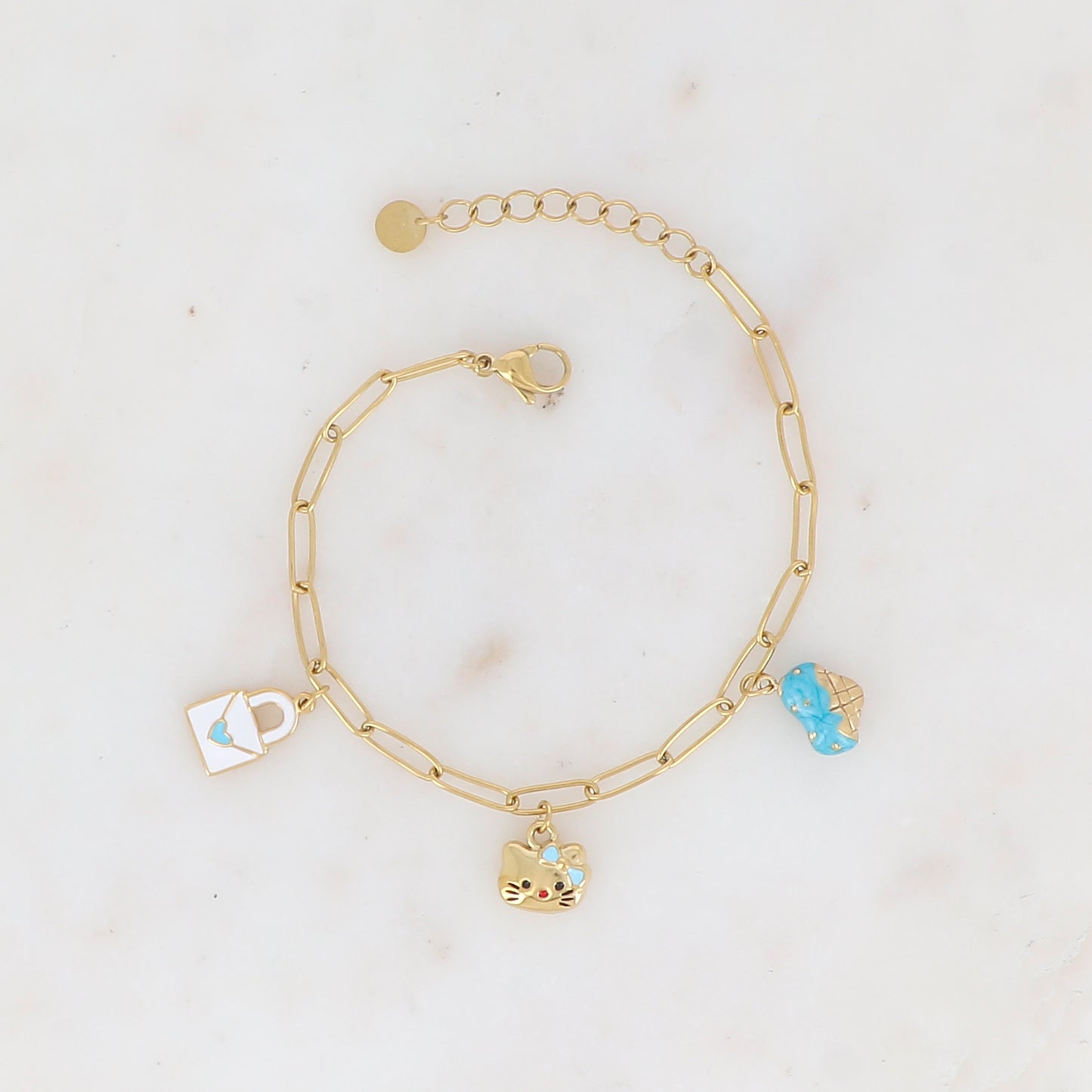 Bracelet en maille avec cadenas émaillé motif cœur, cornet à glace émaillé et chat émaillé
