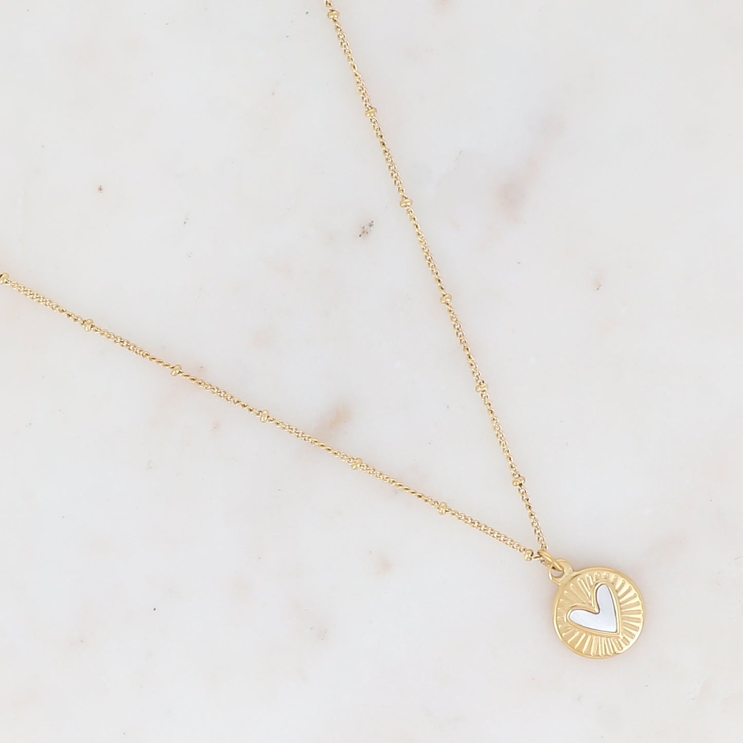 Collier avec pampille ronde et nacre forme cœur (45+5CM)