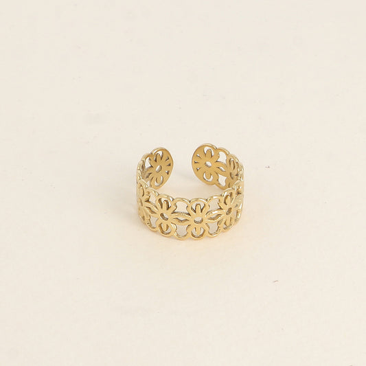 Bague - motifs floraux ajourés