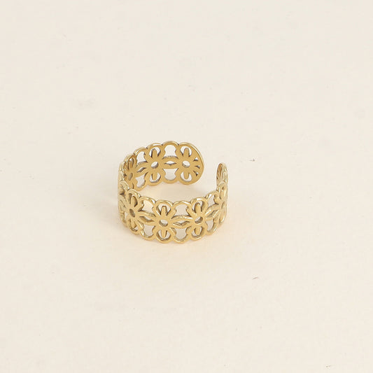Bague - motifs floraux ajourés