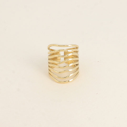 Bague large - 8 anneaux ondulés aux petits cercles gravés