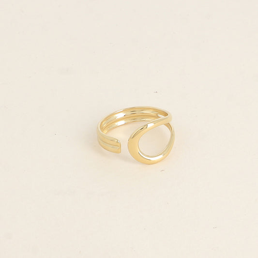 Bague ouverte - forme arrondie ajourée et deux barres