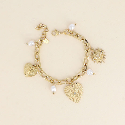 Bracelet - maillons ovales, breloques cœurs, perles de résine blanche (16,5+3 cm)