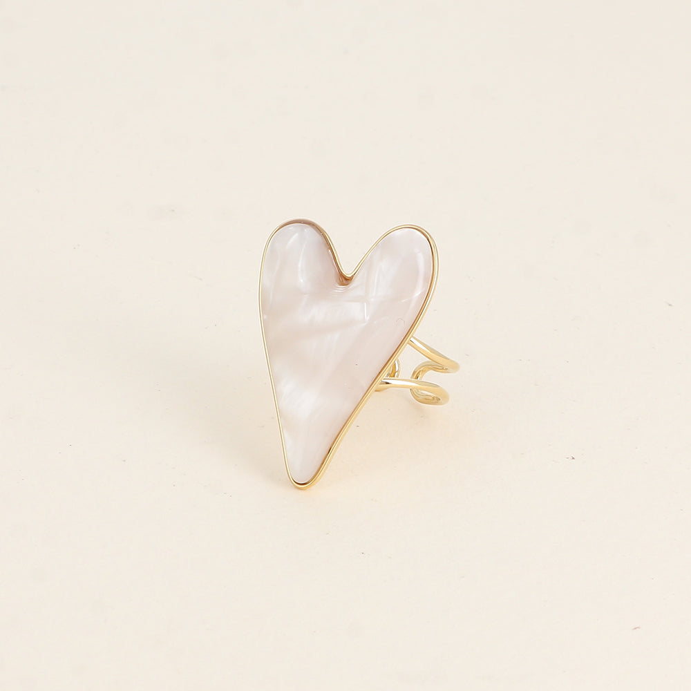 Bague - cœur en résine beige