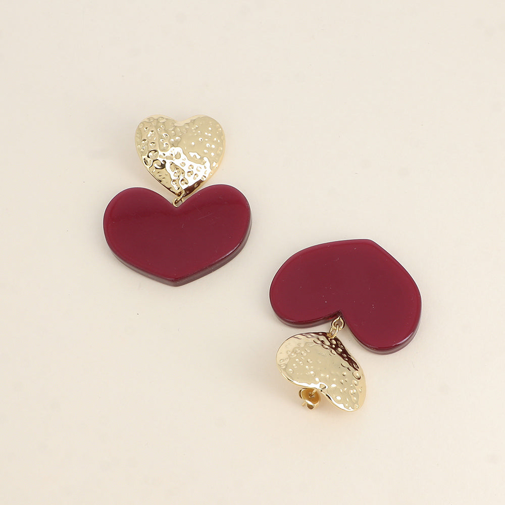 Boucles pendantes - cœurs en résine rouge et texturé 45x56 mm