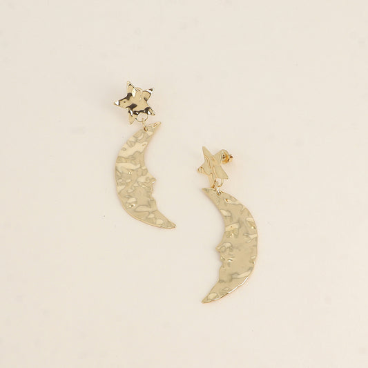 Boucles pendantes - lune et étoile martelées 17x68 mm
