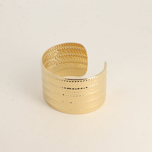 Manchette - lignes géométriques - Dimensions: 6 x 5,5 cm - Hauteur: 40 mm