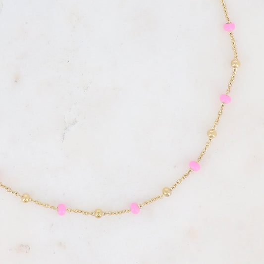 Collier doré embelli de petites boules en émail  40+5 cm