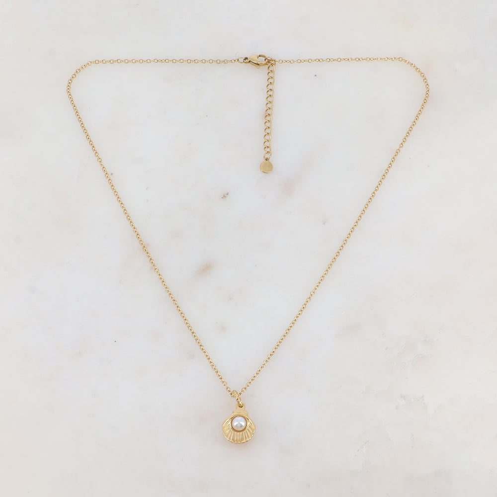 Collier avec coquillage serti d'une perle en résine effet nacré 45+5 cm