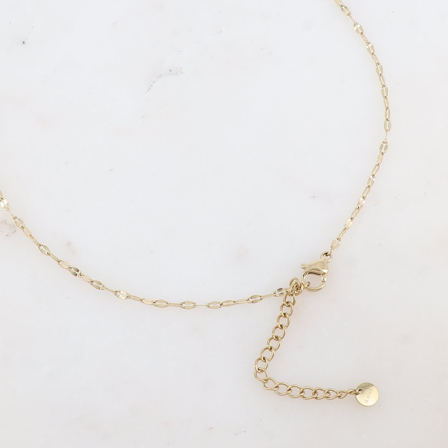 Sautoir avec pendentif anneau rond bombé et rainuré et perle d'eau douce (80+5CM)
