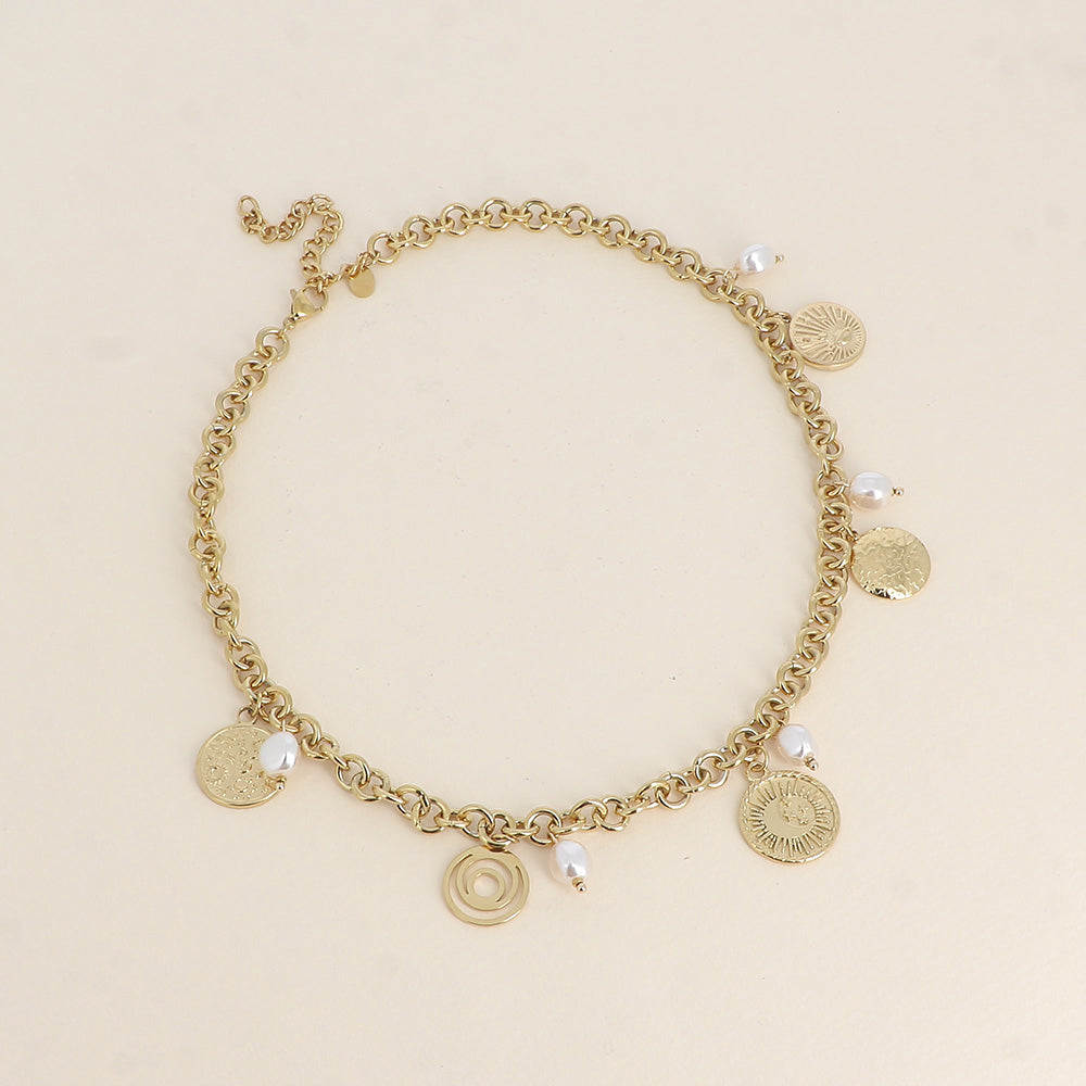 Collier - perles de résine blanche et pampilles rondes aux motifs de ciel étoilé, soleil et lune 39+7 cm