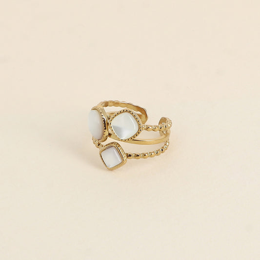 Bague - 3 anneaux effet mil grain et 3 nacre blanches