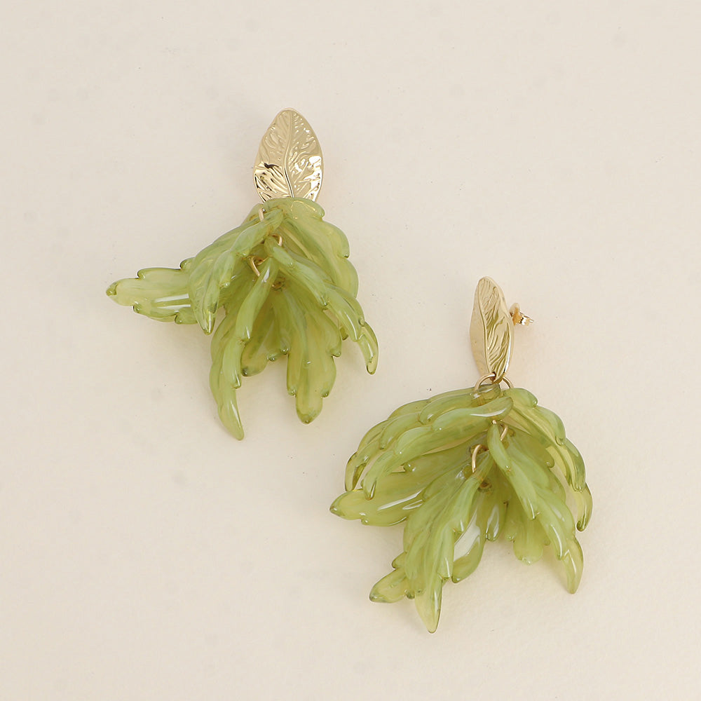 Boucles pendantes - feuillage texturé et de pièces pendantes en acétate vert 30x90 mm