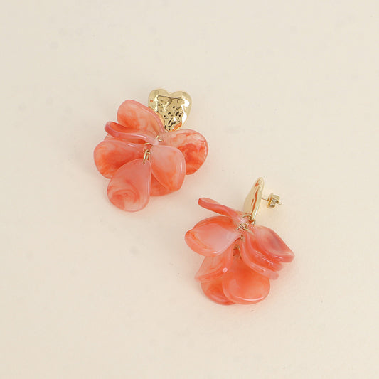 Boucles pendantes - cœur texturé et de pièces pendantes en acétate rouge 35x55 mm