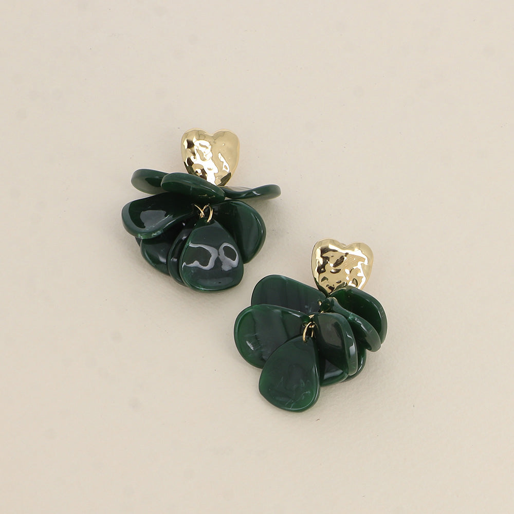 Boucles pendantes - cœur texturé et de pièces pendantes en acétate vert 35x55 mm