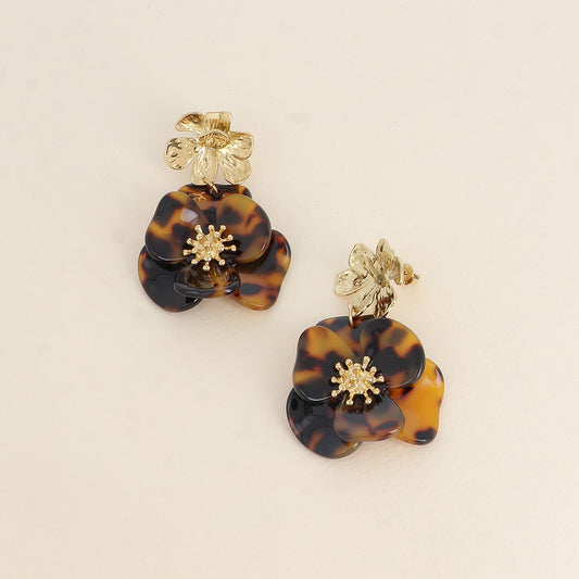 Boucles pendantes - fleur texturée et de pièces pendantes en acétate léopard 40x65 mm