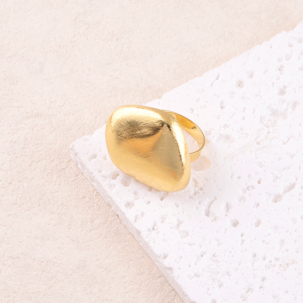 Bague avec pièce géométrique brossée