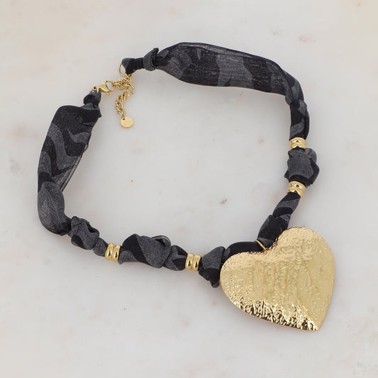 Collier sur ruban avec motif zèbre et cœur martelé 39+5 cm
IKS3225NX0680