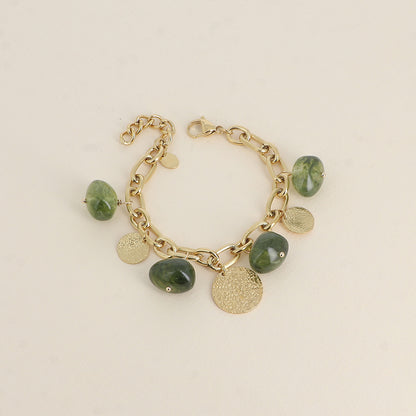 Bracelet - perles en résine vertes et pampilles rondes texturées (17,5+5 cm)