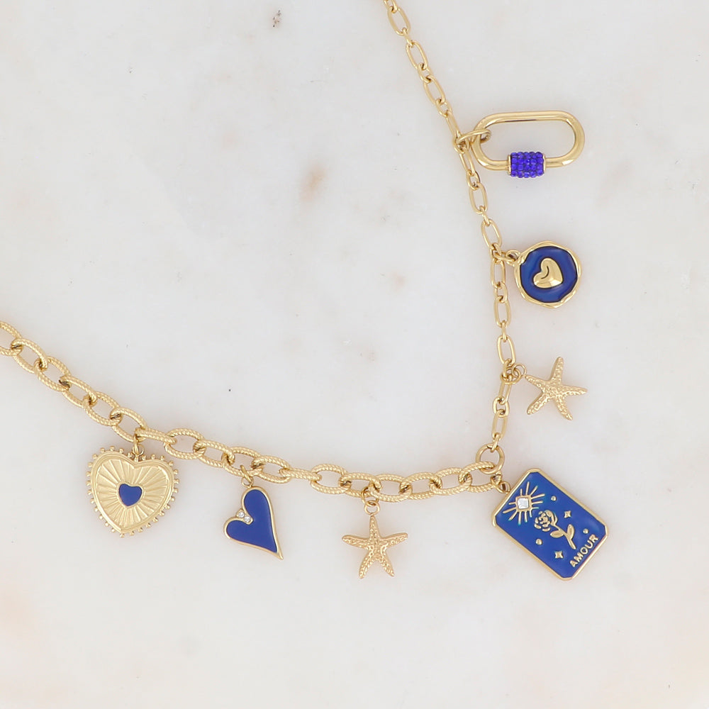 Collier en maille avec cœurs émaillés, étoiles de mer, pampille rectangulaire graphique et anneau rectangulaire strassé (39+5CM)