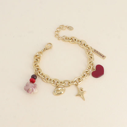 Bracelet - pendentifs (bouche, étoiles, rose et coeur en résine, perles, plaquette AMOUR) (17+3 cm)