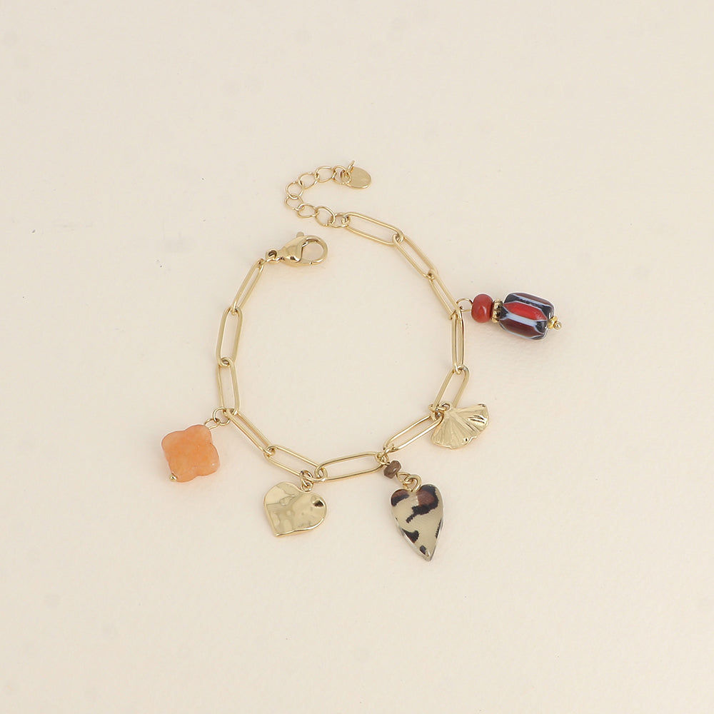 Bracelet - coeurs, en résine léopard, trèfle en pierre naturelle, ginko et perles (17+3 cm)