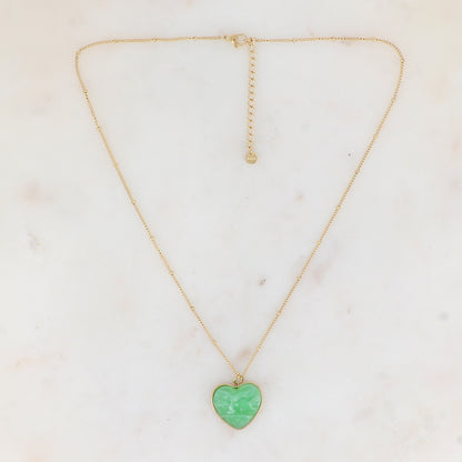 Collier doré avec pampille cœur en résine verte 45+5 cm
