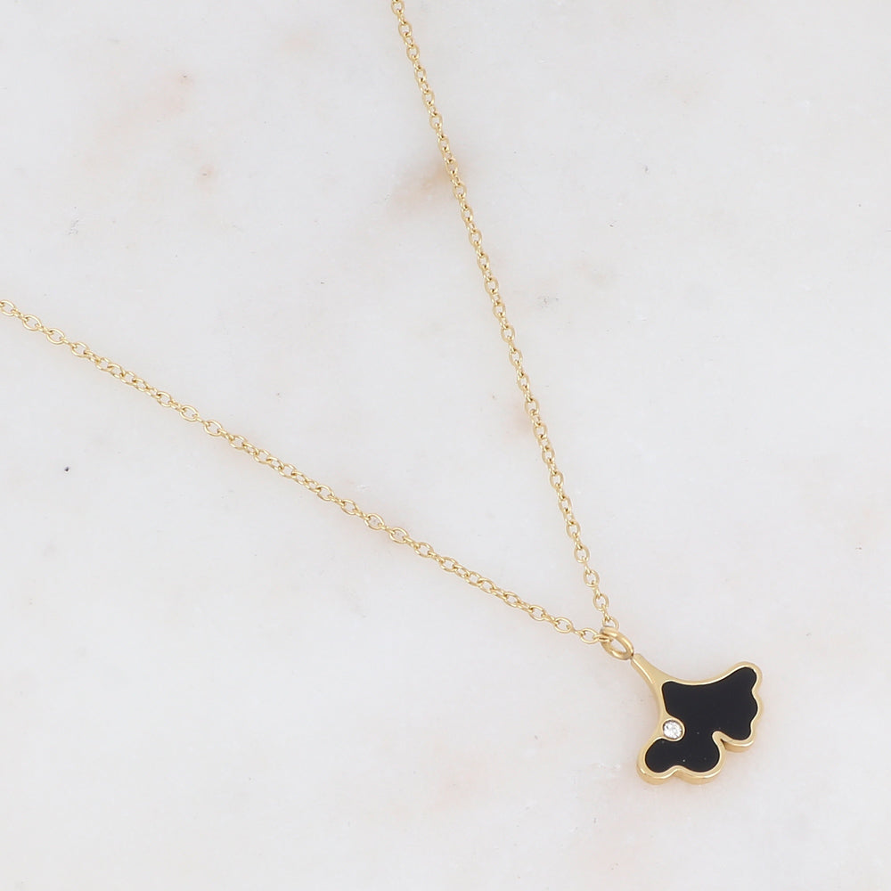 Collier doré avec pampille feuille de ginkgo en pierre noir et strass 40+5 cm
