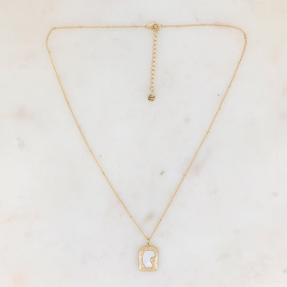 Collier doré avec pampille rectangulaire ornée d'une nacre 45+5 cm