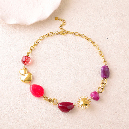 Collier en maille avec pampilles cœurs et perles en résine (40+5CM)