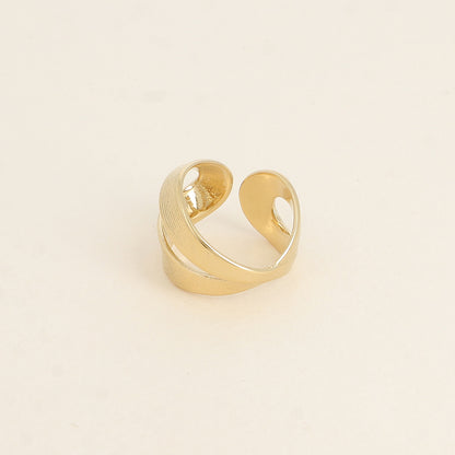 Bague ouverte - formes ajourées et striées