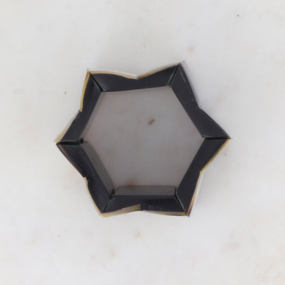 Manchette élastique en résine avec feuille de nacre Diamètre relatif : 5,7 cm - Hauteur : 4,2 cm