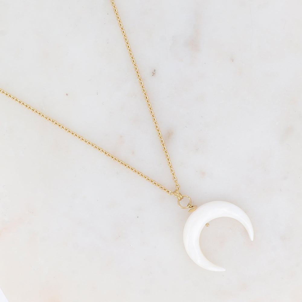 Sautoir avec pendentif forme croissant de lune en nacre (80+10CM)