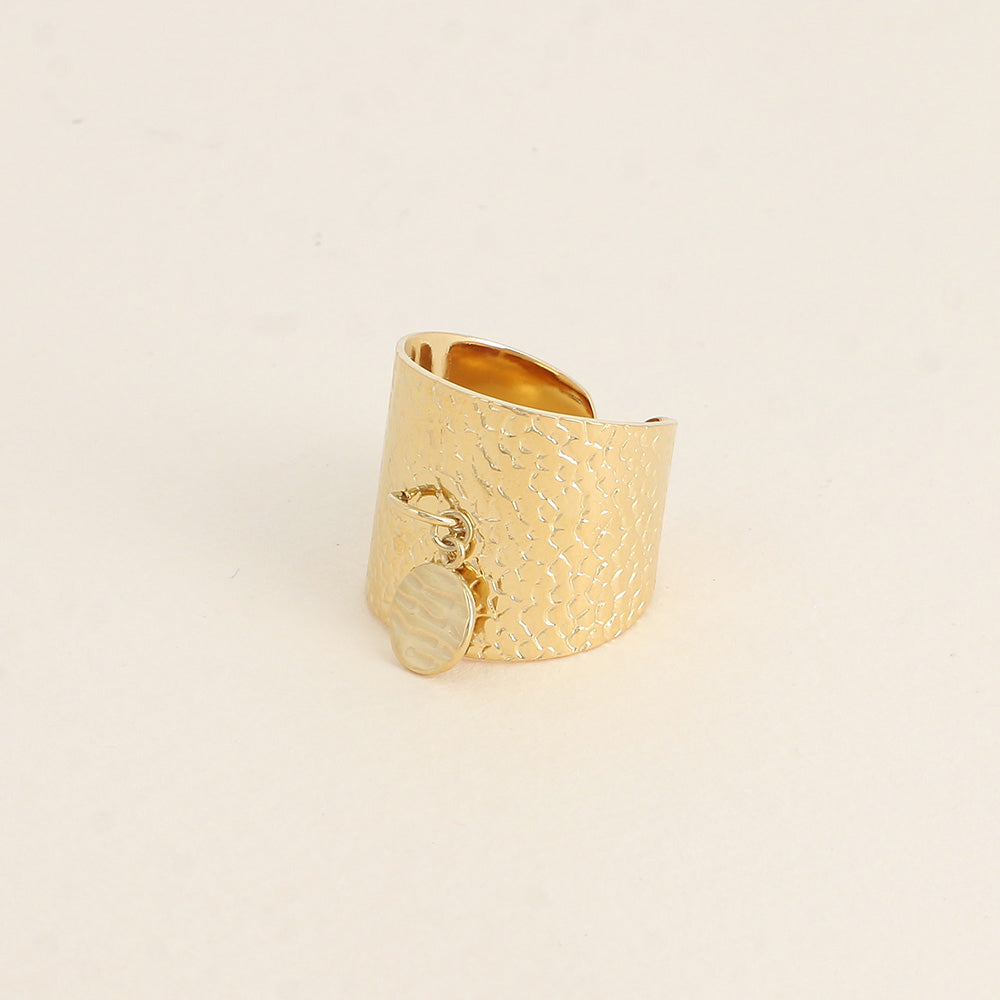 Bague large - anneau motif écaille et pampille ronde texturée