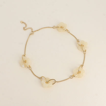 Collier - 5 fleurs de résine - Beige 40+5 cm