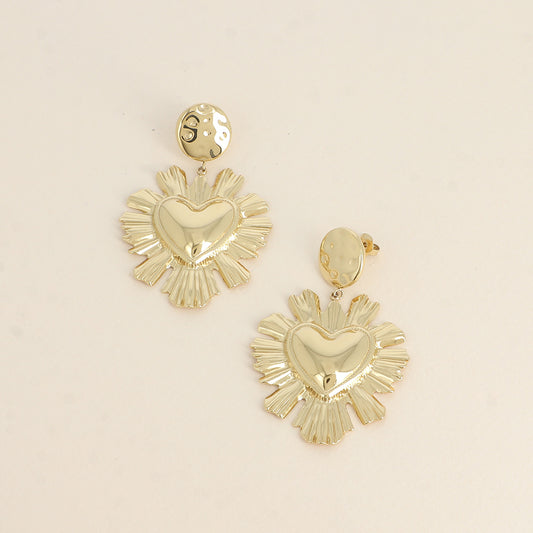 Boucles pendantes - pièce ronde martelée et cœur texturé 40x62 mm