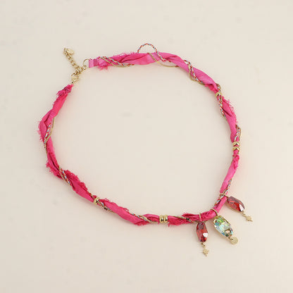 Collier sur tissu et chaîne - orné de 3 cristaux de Swarovski® - Luminous green