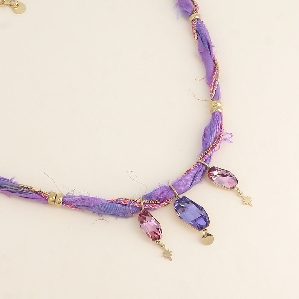 Collier sur tissu et chaîne - orné de 3 cristaux de Swarovski® - Tanzanite and amethyst