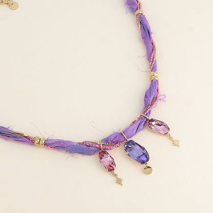 Collier sur tissu et chaîne - orné de 3 cristaux de Swarovski® - Tanzanite and amethyst