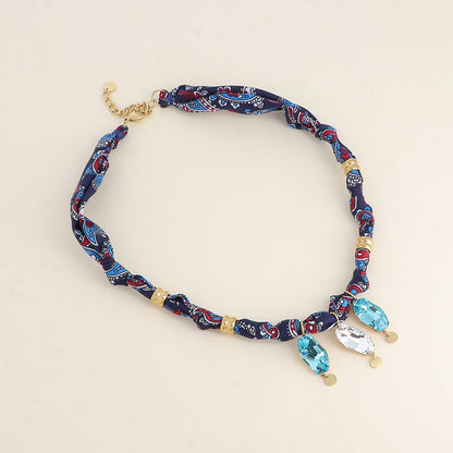 Collier sur tissu - orné de 3 cristaux de Swarovski® - Crystal - Taille: 39+5 cm