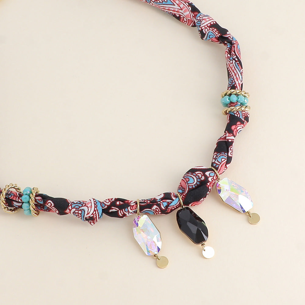 Collier sur tissu - orné de 3 cristaux de Swarovski® - Jet - Taille: 39+5 cm