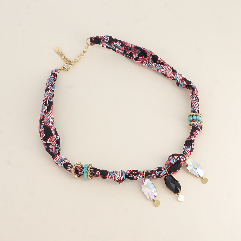 Collier sur tissu - orné de 3 cristaux de Swarovski® - Jet - Taille: 39+5 cm